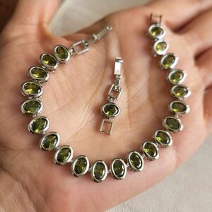 New 925 Silver Oval Cut Peridot Bezel Setting Bracelet for Women with Extender
